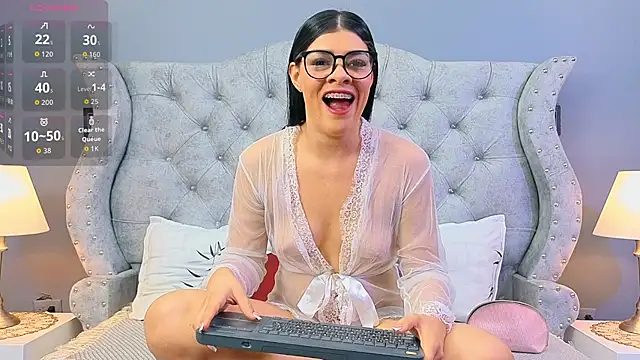 Snapshot of Maguy_Mistress chatting on 10/03/25, 12:06 Maguy Mistress online show from 10/03/25, 12:06