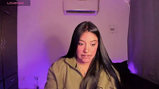 Snapshot of Mariana_Hasper_ chatting on 06/18/26, 06:24 Mariana Hasper online show from 06/18/26, 06:24