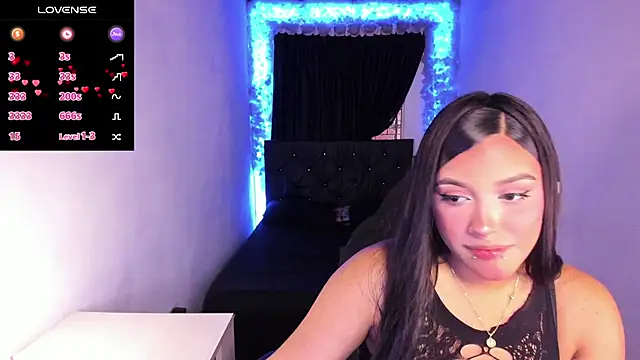 Mariana Hasper  online show from 02/15/25, 10:42