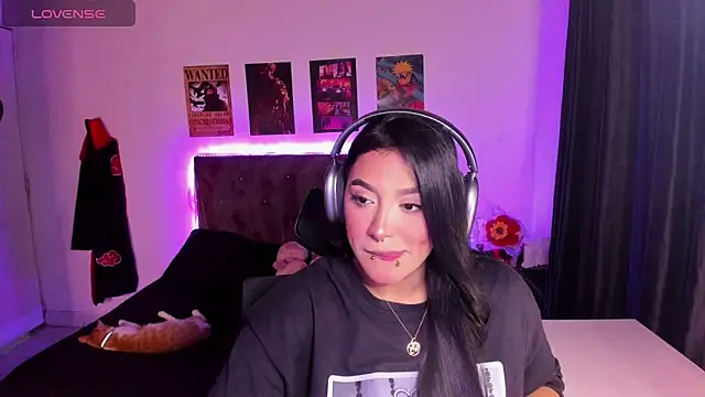 Mariana Hasper  online show from 10/15/25, 03:49