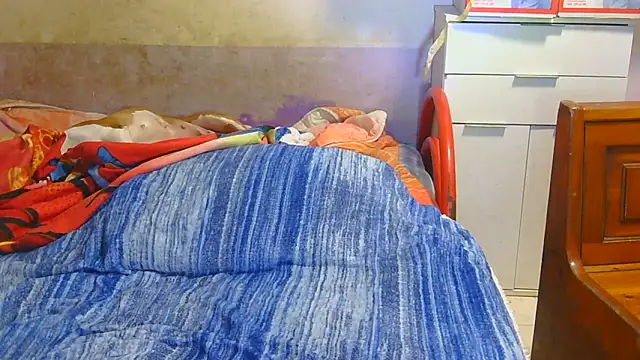 Snapshot of couplemilf2 chatting on 02/07/25, 07:49 couplemilf2 online show from 02/07/25, 07:49