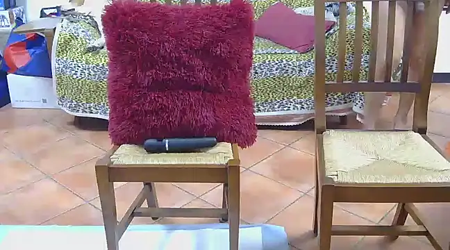 Snapshot of couplemilf2 chatting on 03/08/25, 09:08 couplemilf2 online show from 03/08/25, 09:08