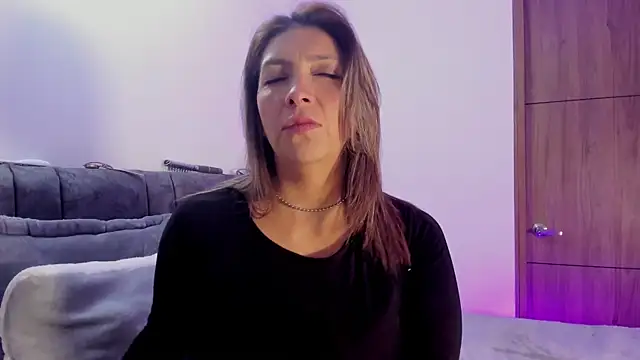 Snapshot of MichelleManson chatting on 01/14/26, 10:08 MichelleManson online show from 01/14/26, 10:08