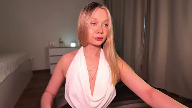 diaanona online show from 05/17/26, 02:00