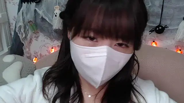 mei hosina online show from 10/30/25, 03:31