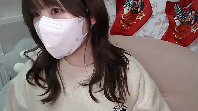 mei hosina online show from 12/18/25, 03:49