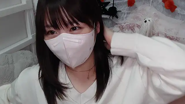 mei hosina online show from 10/28/25, 03:22