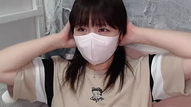 mei hosina online show from 10/24/25, 03:55