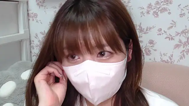 mei hosina online show from 09/10/25, 03:44