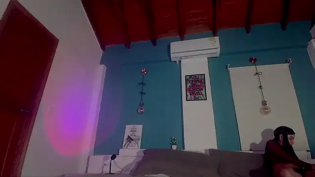 ariana-white- online show from 10/22/25, 02:22