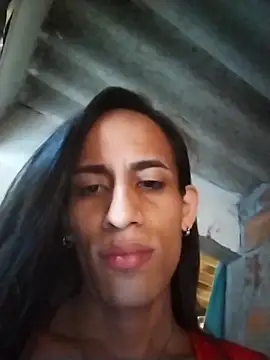 Snapshot of AlexaWarner chatting on 11/05/25, 04:10 AlexaWarner online show from 11/05/25, 04:10