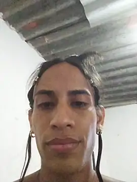 Snapshot of AlexaWarner chatting on 11/03/25, 04:10 AlexaWarner online show from 11/03/25, 04:10