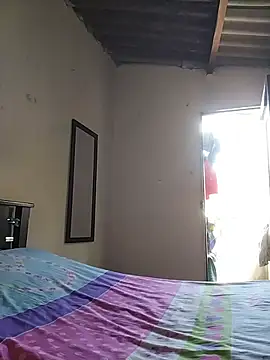 Snapshot of AlexaWarner chatting on 11/07/25, 04:11 AlexaWarner online show from 11/07/25, 04:11