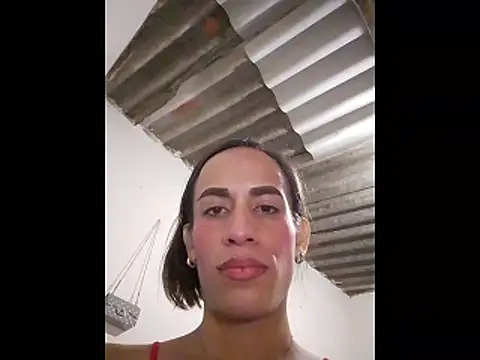 Snapshot of AlexaWarner chatting on 11/28/25, 05:07 AlexaWarner online show from 11/28/25, 05:07