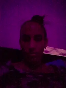 Snapshot of AlexaWarner chatting on 11/19/25, 04:12 AlexaWarner online show from 11/19/25, 04:12