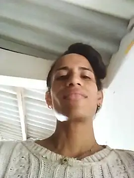 Snapshot of AlexaWarner chatting on 11/04/25, 04:11 AlexaWarner online show from 11/04/25, 04:11