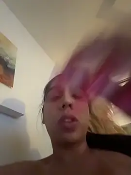 salome cortes26 online show from 10/31/25, 02:52