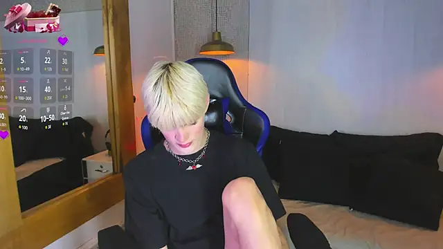 VladHellsing4 online show from 04/12/26, 04:32