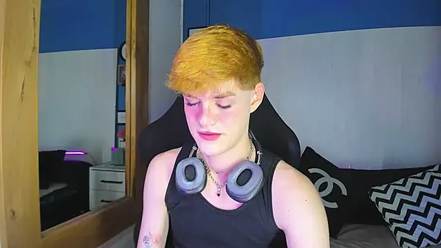 VladHellsing4 online show from 10/22/25, 02:27