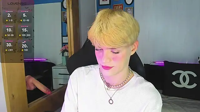 VladHellsing4 online show from 11/14/25, 02:54