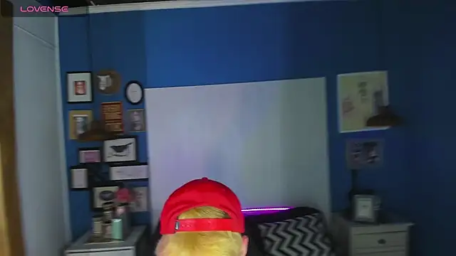 VladHellsing4 online show from 11/05/25, 01:47