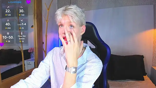 Snapshot of VladHellsing4 chatting on 07/15/26, 02:24 VladHellsing4 online show from 07/15/26, 02:24