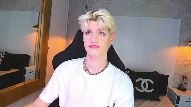 VladHellsing4 online show from 02/25/26, 01:55