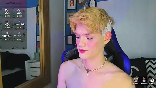 VladHellsing4 online show from 10/30/25, 02:58