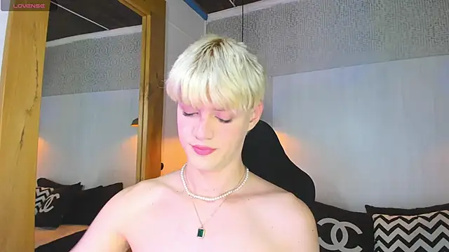 VladHellsing4 online show from 02/21/26, 09:39