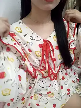 Snapshot of Lovely_kute chatting on 03/21/25, 11:23 Lovely kute online show from 03/21/25, 11:23