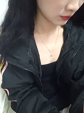 Snapshot of Lovely_kute chatting on 02/17/25, 02:06 Lovely kute online show from 02/17/25, 02:06