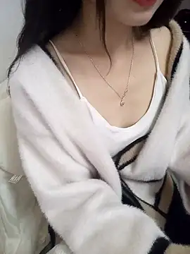 Snapshot of Lovely_kute chatting on 02/26/25, 04:30 Lovely kute online show from 02/26/25, 04:30