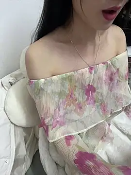 Snapshot of Lovely_kute chatting on 02/23/25, 06:56 Lovely kute online show from 02/23/25, 06:56