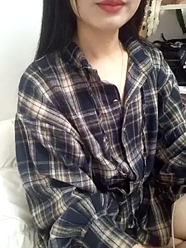 Snapshot of Lovely_kute chatting on 03/02/25, 01:37 Lovely kute online show from 03/02/25, 01:37