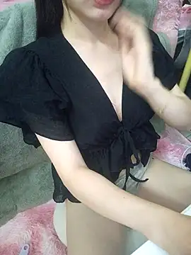 Snapshot of Lovely_kute chatting on 07/13/26, 03:33 Lovely kute online show from 07/13/26, 03:33
