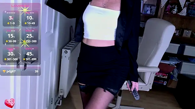 Snapshot of TopazCamgirl chatting on 12/11/24, 02:44 TopazCamgirl online show from 12/11/24, 02:44