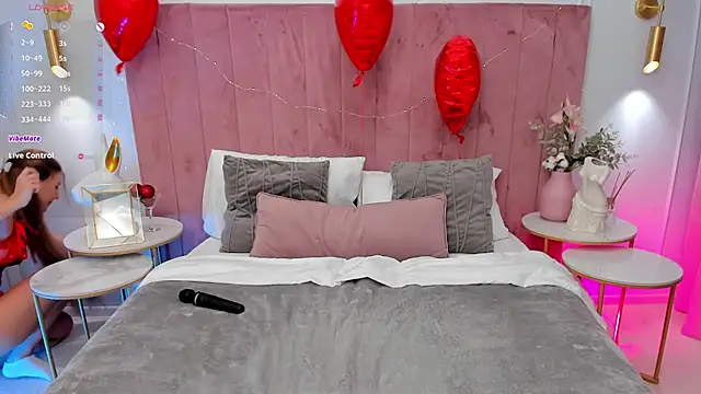 Snapshot of MilaVoxx chatting on 02/14/26, 06:02 MilaVoxx online show from 02/14/26, 06:02