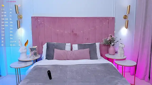 MilaVoxx online show from 03/23/25, 05:43