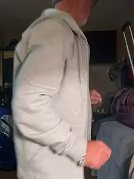 Snapshot of bobby123D chatting on 02/11/25, 09:14 bobby123D online show from 02/11/25, 09:14