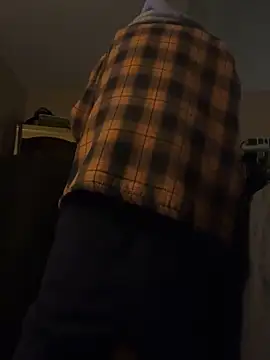 Snapshot of bobby123D chatting on 02/13/25, 08:55 bobby123D online show from 02/13/25, 08:55