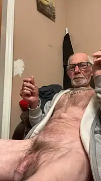 Snapshot of bobby123D chatting on 02/12/25, 04:22 bobby123D online show from 02/12/25, 04:22