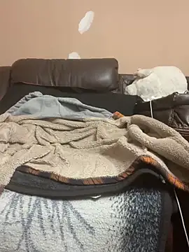 Snapshot of bobby123D chatting on 02/15/25, 03:17 bobby123D online show from 02/15/25, 03:17