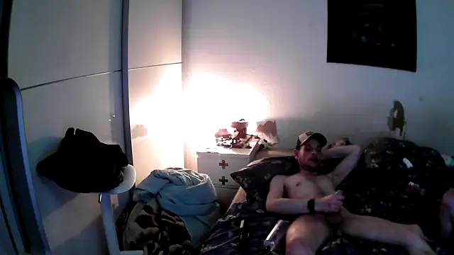 Snapshot of 2BossHornyBerlin chatting on 10/12/25, 03:02 2BossHornyBerlin online show from 10/12/25, 03:02