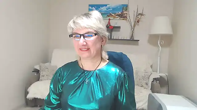 Snapshot of FleurMays chatting on 02/19/25, 07:50 FleurMays online show from 02/19/25, 07:50