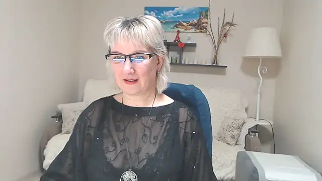 Snapshot of FleurMays chatting on 02/12/25, 12:22 FleurMays online show from 02/12/25, 12:22