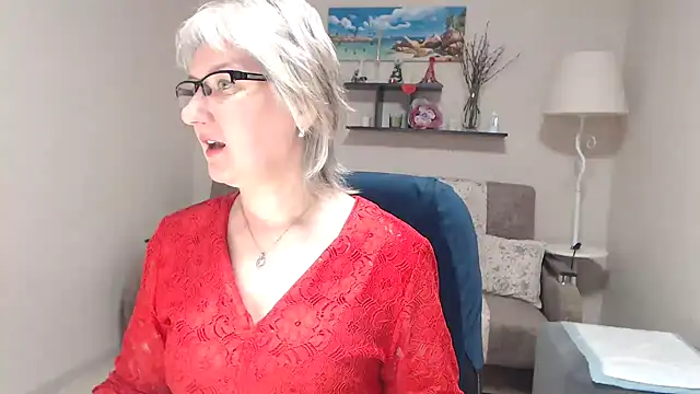 FleurMays online show from 04/11/26, 03:03