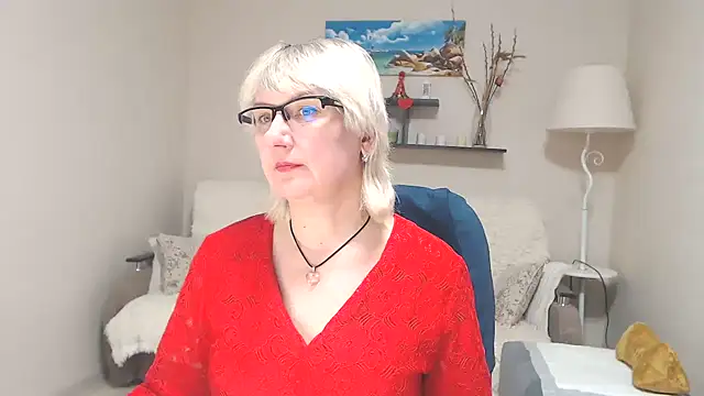 Snapshot of FleurMays chatting on 03/15/25, 01:51 FleurMays online show from 03/15/25, 01:51