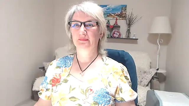 FleurMays online show from 05/05/26, 05:21