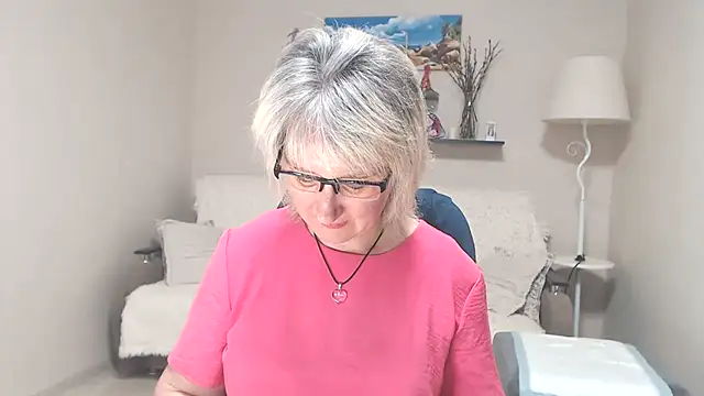Snapshot of FleurMays chatting on 06/29/26, 10:37 FleurMays online show from 06/29/26, 10:37