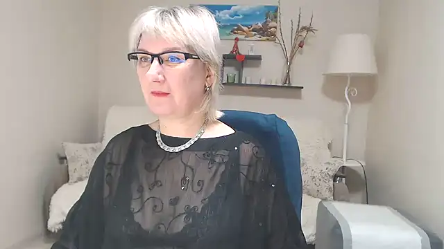 Snapshot of FleurMays chatting on 02/10/25, 02:41 FleurMays online show from 02/10/25, 02:41